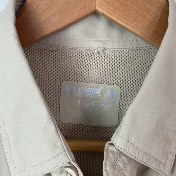 ✨3/$25✨ Reel Legends Button Down Shirt - S - Picture 6 of 8